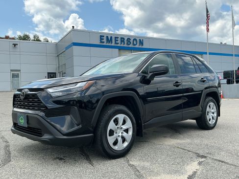 Used 2023 Toyota RAV4 LE AWD/4WD image 1