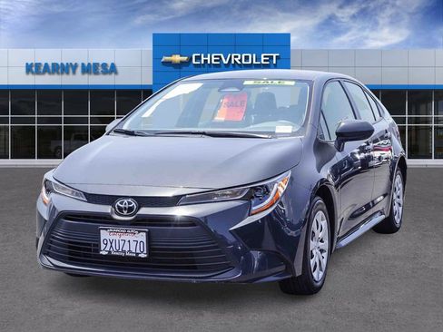 Used 2025 Toyota Corolla LE FWD image 3