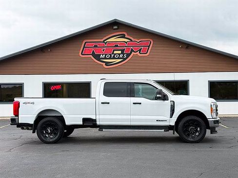 Used 2023 Ford F250 XLT AWD/4WD image 4