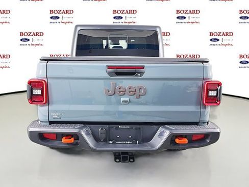 Used 2025 Jeep Gladiator Mojave w/ Convenience Group AWD/4WD image 7
