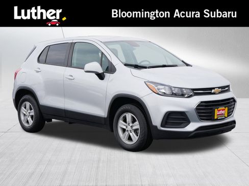 Used 2022 Chevrolet Trax LS w/ Tint and Cruise Package image 1