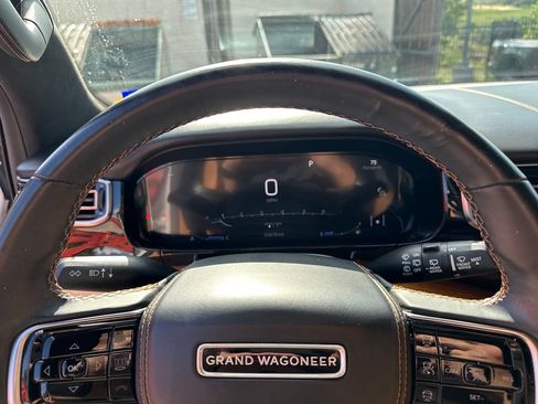 Used 2022 Jeep Grand Wagoneer Series III w/ Rear Seat Video Group 1 AWD/4WD image 22