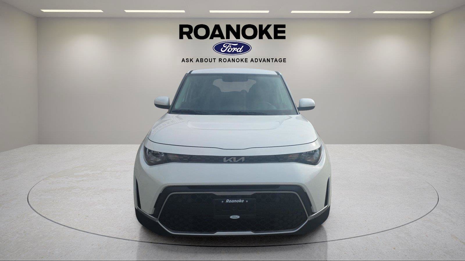 Used 2025 Kia Soul LX FWD image 6