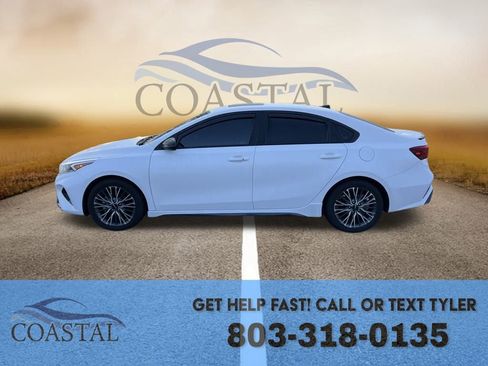 Used 2022 Kia Forte GT-Line w/ GT-Line Premium Package image 9