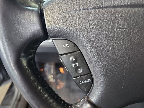 Used 2003 Ford Thunderbird image 13