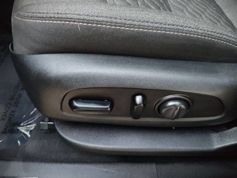 Used 2020 Chevrolet Equinox LT image 25