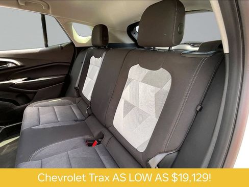 Used 2024 Chevrolet Trax LS w/ LS Convenience Package FWD image 25