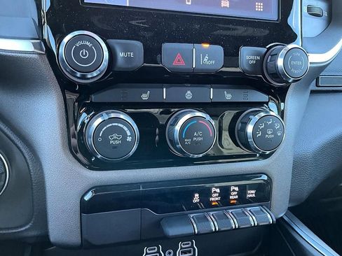 New 2026 RAM 1500 4x4 Crew Cab image 25