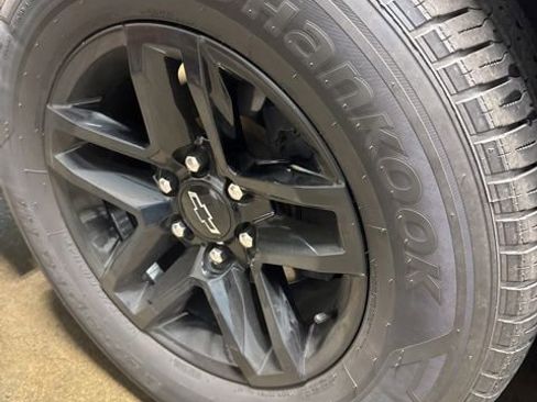 Used 2018 Chevrolet Silverado 1500 LT w/ All Star Edition image 13