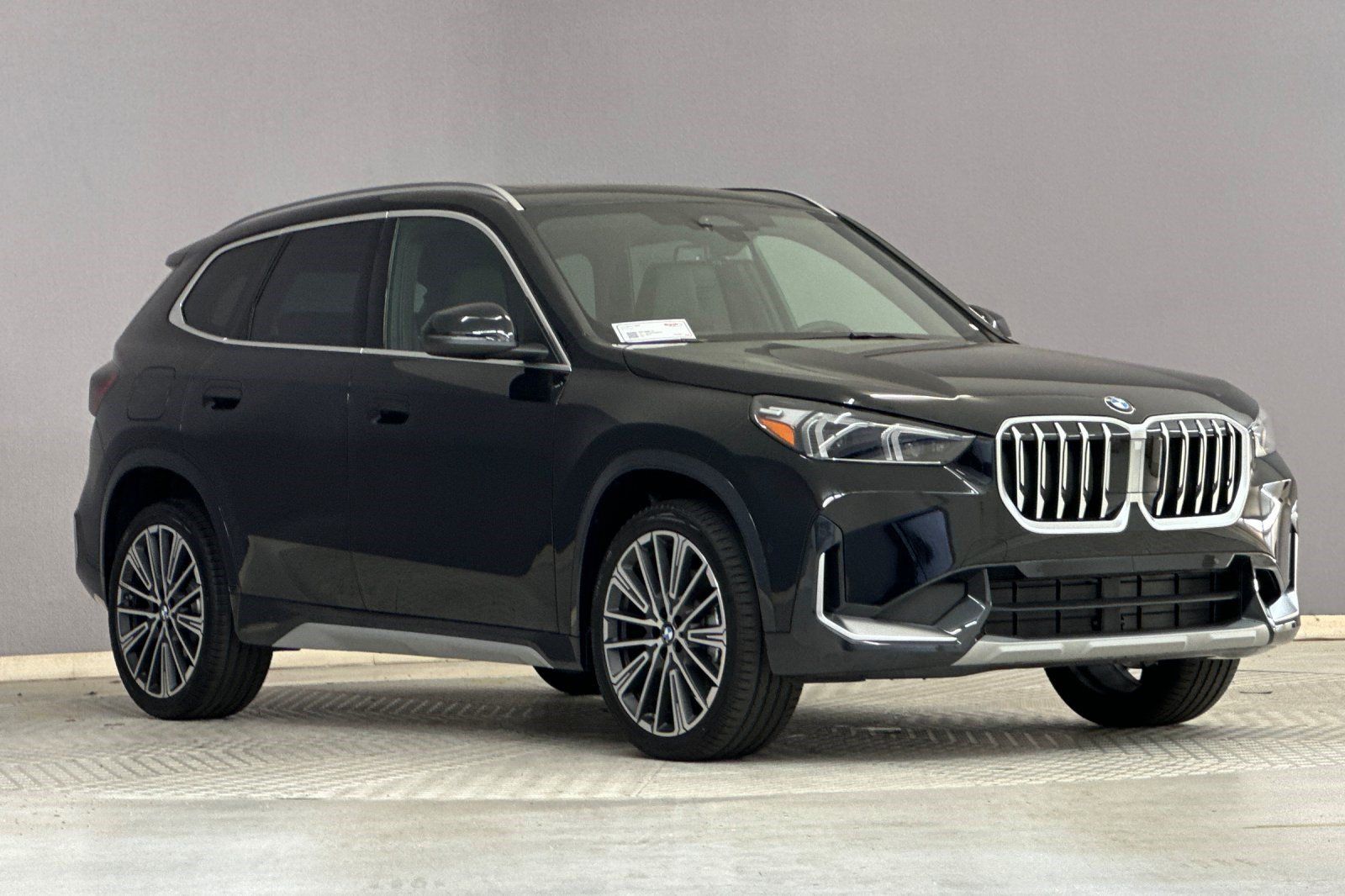Used 2025 BMW X1 xDrive28i w/ Convenience Package AWD/4WD image 7