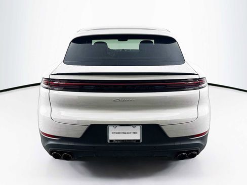 New 2025 Porsche Cayenne Coupe image 10