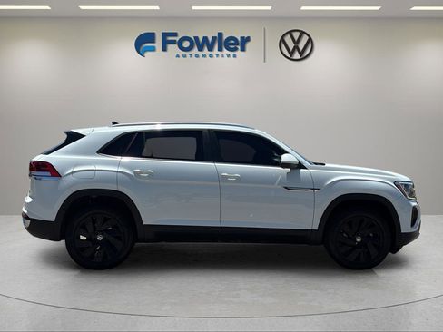 Used 2025 Volkswagen Atlas Cross Sport SE AWD/4WD image 8