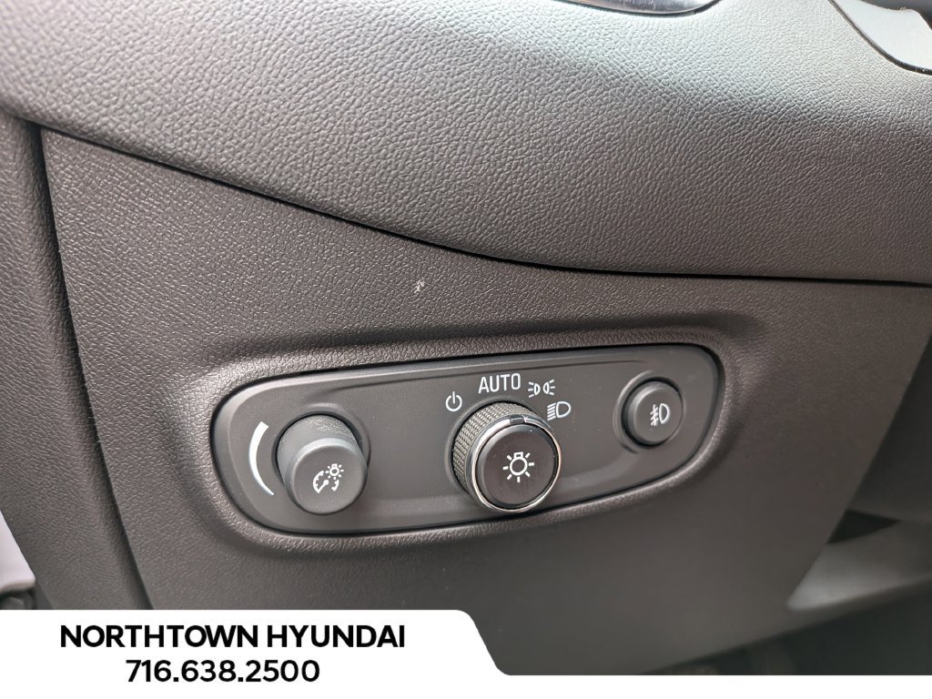 Used 2021 Chevrolet Equinox LT FWD image 27
