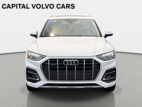 Used 2023 Audi Q5 2.0T Premium w/ Convenience Package AWD/4WD image 2