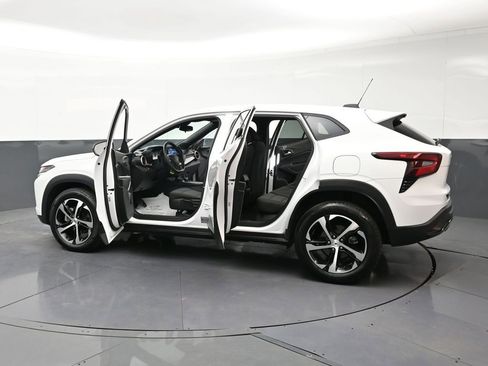 Used 2024 Chevrolet Trax RS image 35