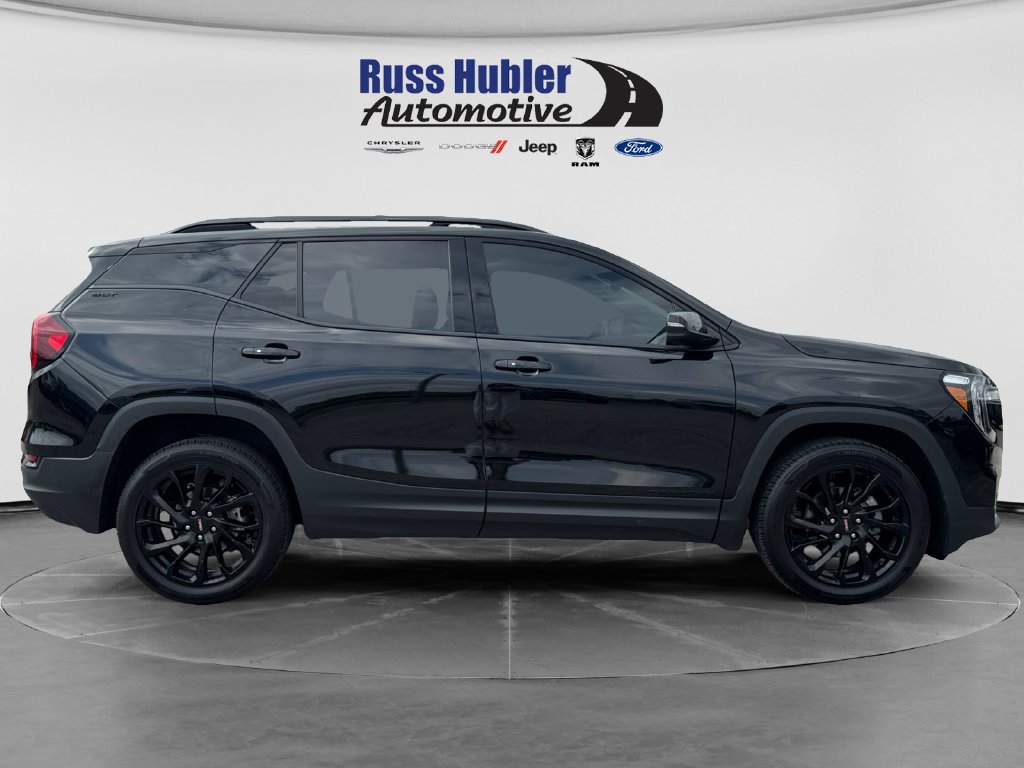 Used 2024 GMC Terrain SLT AWD/4WD image 8