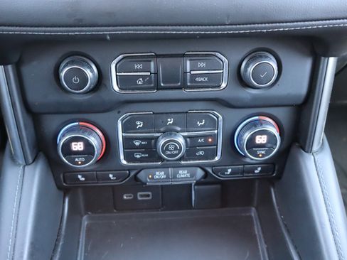 Used 2023 Chevrolet Tahoe LT w/ LT Signature Package image 29