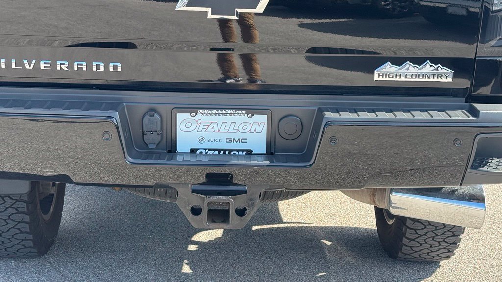 Used 2018 Chevrolet Silverado 2500 High Country w/ Duramax Plus Package AWD/4WD image 4