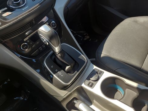 Used 2015 Ford C-MAX Energi SEL w/ Equipment Group 302A FWD image 20