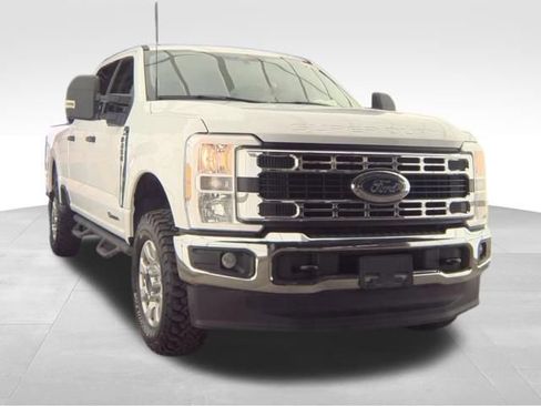 Used 2024 Ford F250 XLT w/ FX4 Off-Road Package AWD/4WD image 4