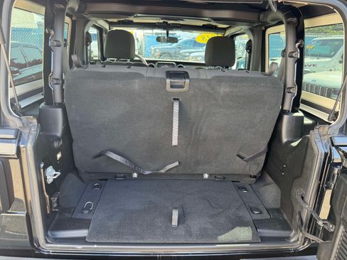 Used 2018 Jeep Wrangler Sport AWD/4WD image 14