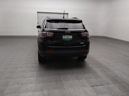 Used 2020 Jeep Compass Latitude FWD image 6