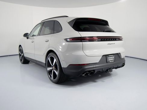 New 2026 Porsche Cayenne S image 3