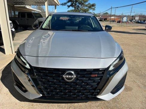 Used 2024 Nissan Altima 2.5 SR w/ SR Premium Package FWD image 5