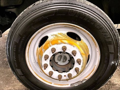 Used 2015 Ford F550 4x4 Regular Cab Super Duty image 8