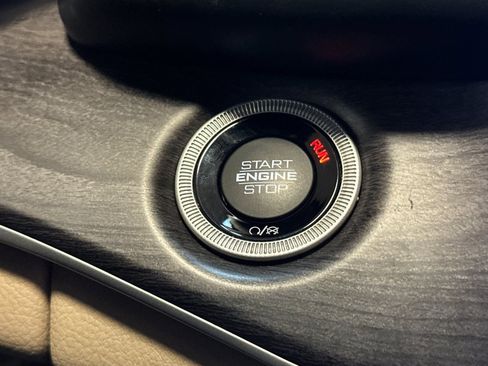 Used 2022 Jeep Grand Cherokee Limited 4xe image 22