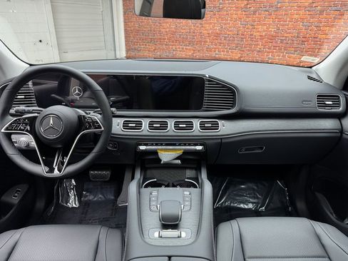 New 2026 Mercedes-Benz GLS 450 4MATIC image 12