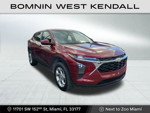 Used 2024 Chevrolet Trax LS w/ LS Convenience Package image 1
