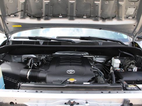 Used 2017 Toyota Sequoia SR5 AWD/4WD image 24
