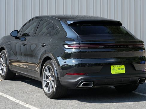 Used 2024 Porsche Cayenne Coupe AWD/4WD image 55