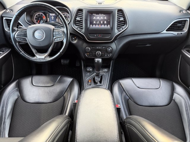 Used 2020 Jeep Cherokee Latitude Plus w/ Cold Weather Group AWD/4WD image 20
