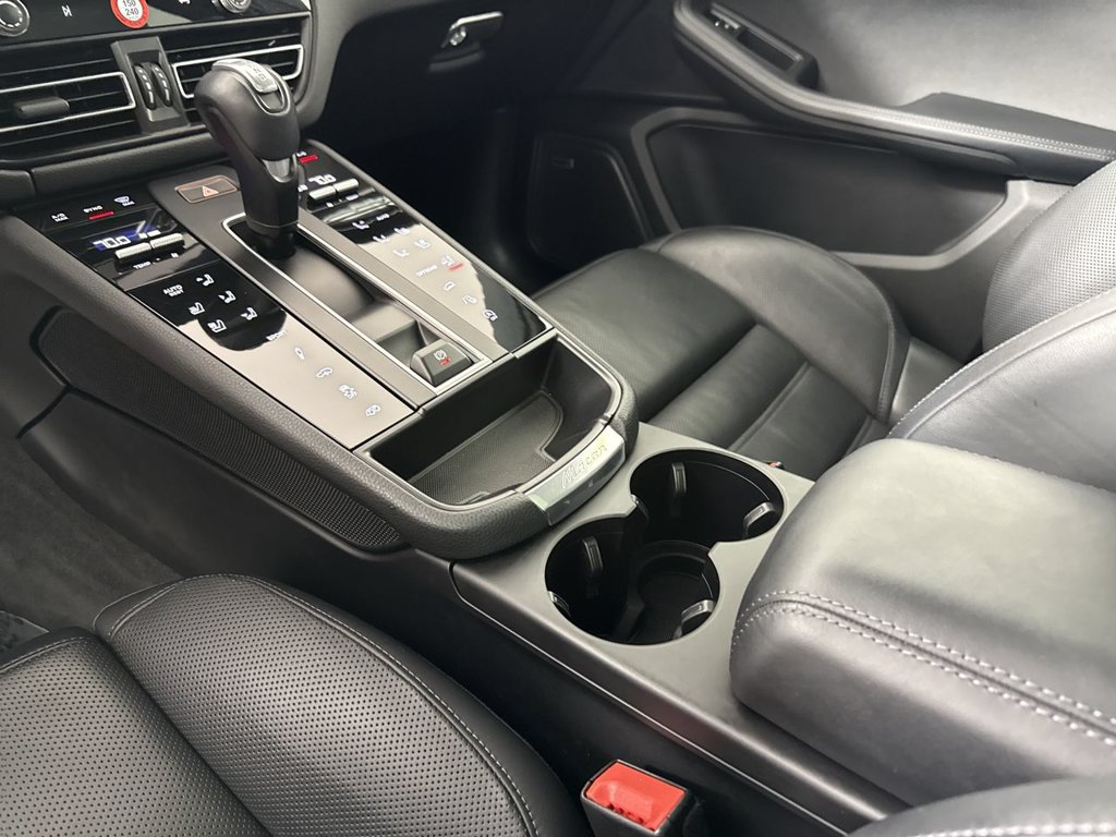 Certified 2024 Porsche Macan GTS AWD/4WD image 31
