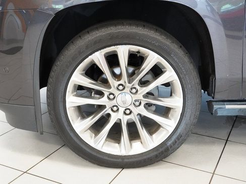 Used 2017 Cadillac Escalade ESV Premium Luxury image 15