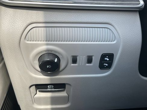 Used 2022 Jeep Wagoneer Series II RWD image 58