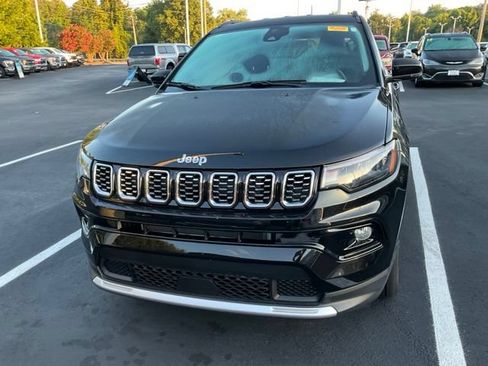 Used 2026 Jeep Compass Limited AWD/4WD image 12