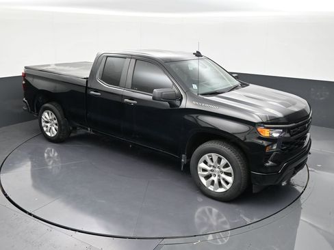 Used 2023 Chevrolet Silverado 1500 Custom image 18