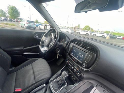 Used 2020 Kia Soul GT-Line FWD image 5