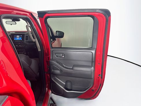 Used 2022 Nissan Frontier SV image 30