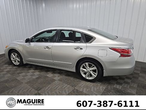 Used 2015 Nissan Altima 2.5 SV w/ Convenience Package FWD image 4