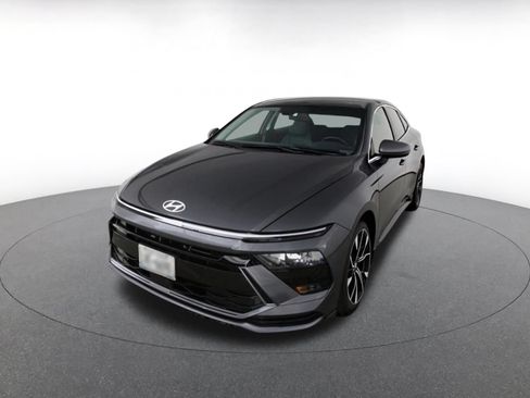 Used 2025 Hyundai Sonata SEL FWD image 16