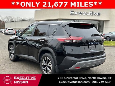 Certified 2022 Nissan Rogue SV w/ SV Premium Package image 4
