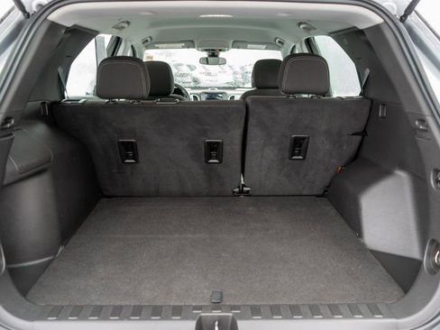 Used 2023 Chevrolet Equinox LS image 11