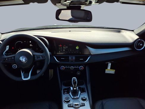 New 2025 Alfa Romeo Giulia image 12