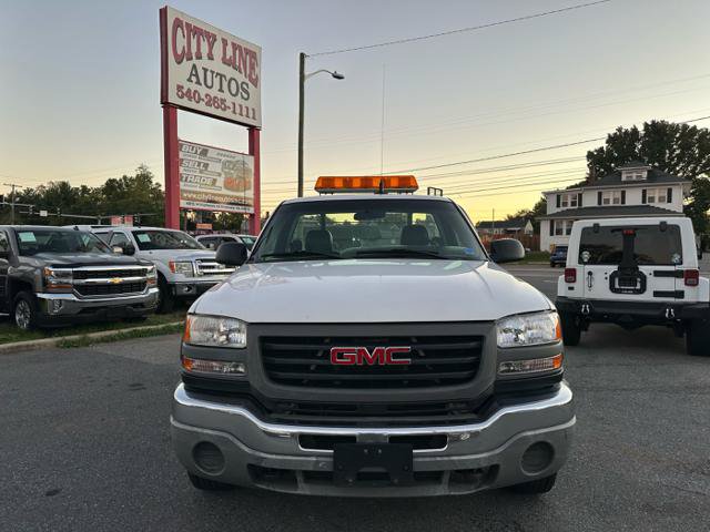 Used 2005 GMC Sierra 2500 W/T w/ Heavy-Duty Power Package RWD image 3