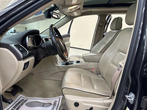 Used 2018 Jeep Grand Cherokee Overland image 23