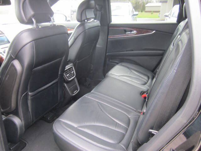 Used 2018 Lincoln MKX Select w/ Select Plus Package AWD/4WD image 12